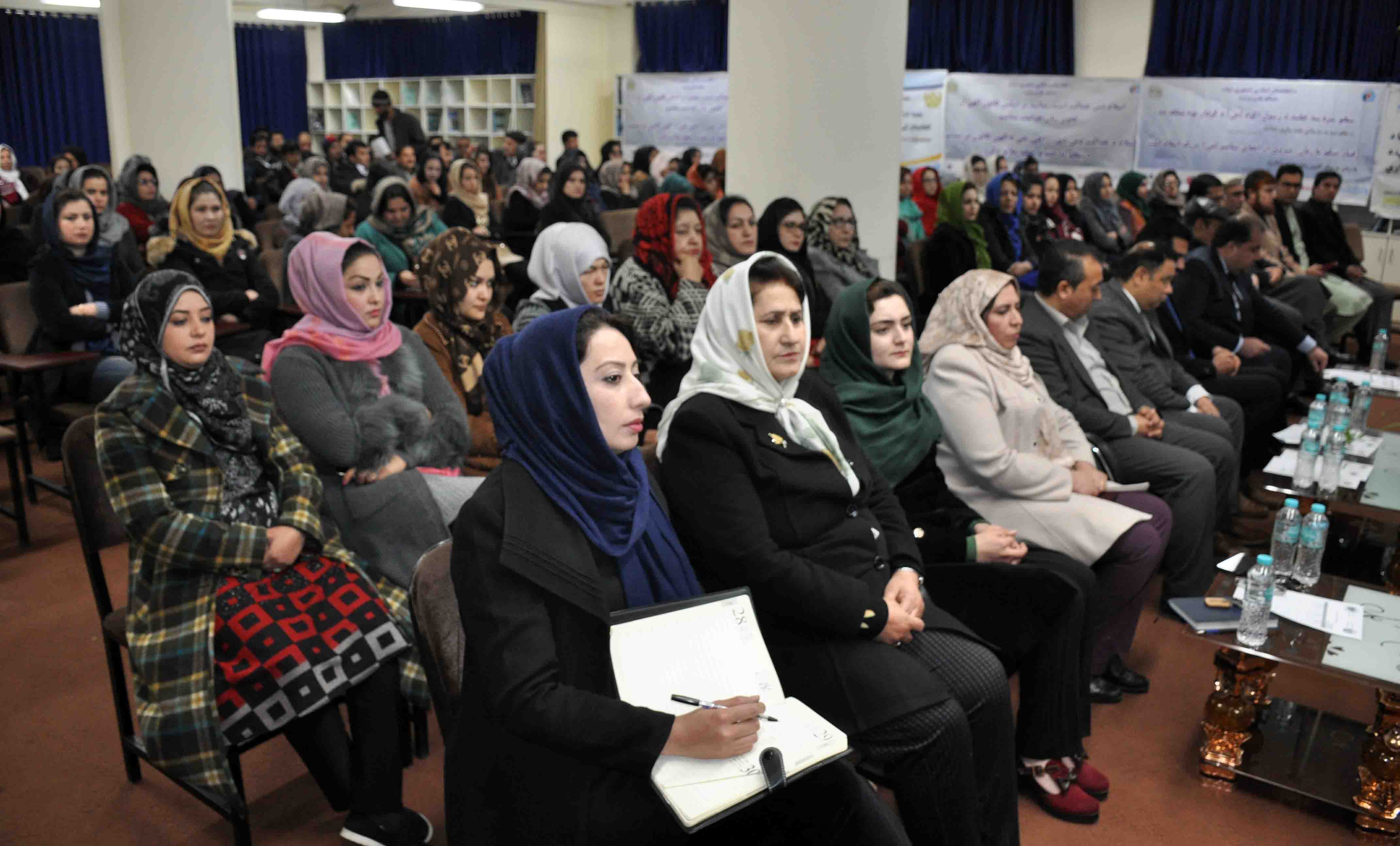 تجلیل از روز زن