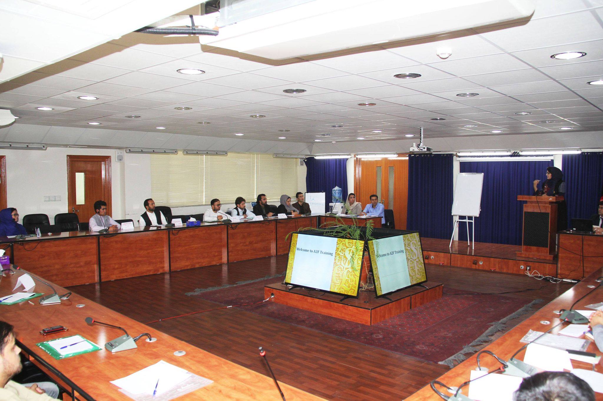 د کلیوالي اقتصاد د پياوړتیا ملي پروګرام د څلورو زونونو کارکوونکو لپاره مالي سرچینو ته د لاسرسي په اړه روزنه ورکړل شوه