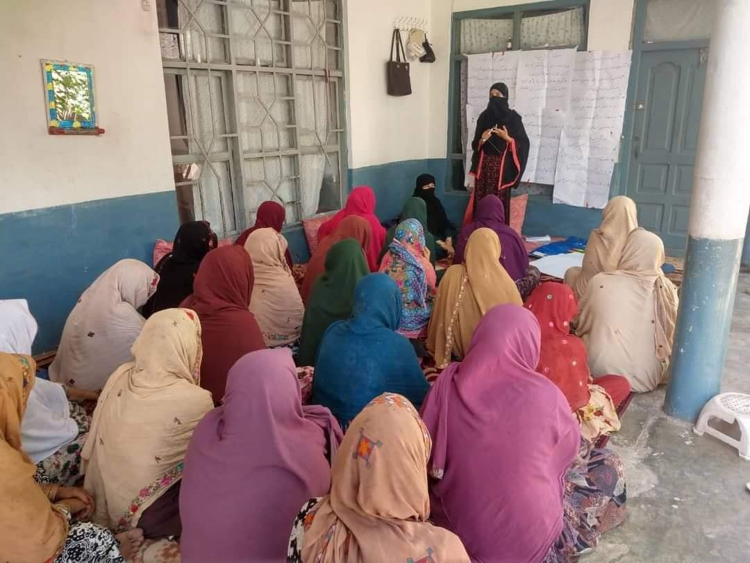 د ننگرهار په ۶ ولسوالیو کې ۱۴۵ سپما گروپونو غړیو روزنیز ټریننګونه ورکړل شول