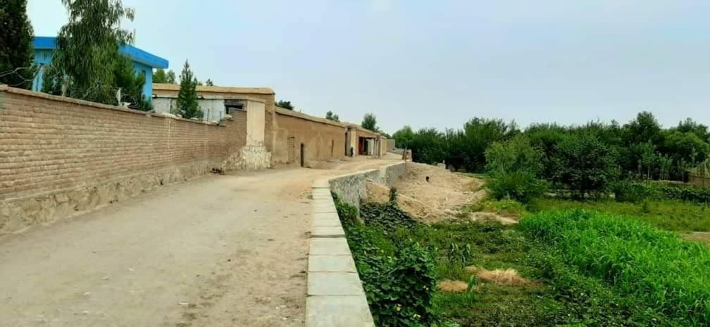 په ننګرهار کې د ۳۶۰ متره استنادي دیوال او ۳۵۰۰ متره کلیوالي سرک د بیا رغونې کار بشپړ شو