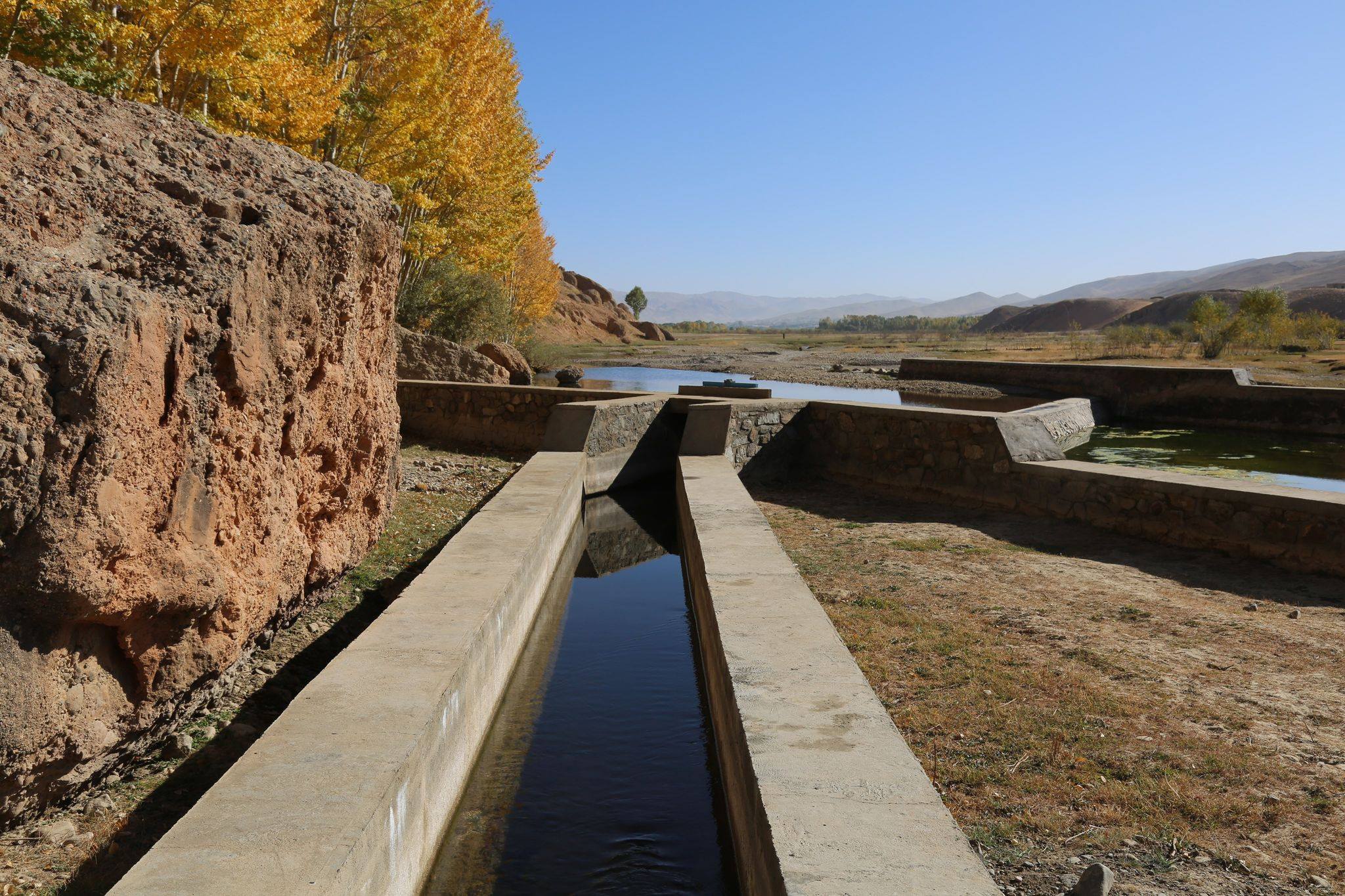 تکمیل کار ساخت ۴۷۰ متر کانال آبیاری به ارزش ۴ میلیون افغانی در غور