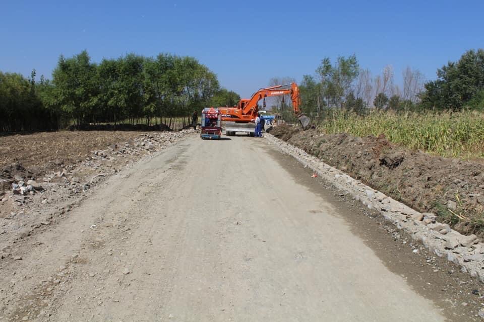 Work progress of two road construction projects costing 94 million AFN in Kapisa province 