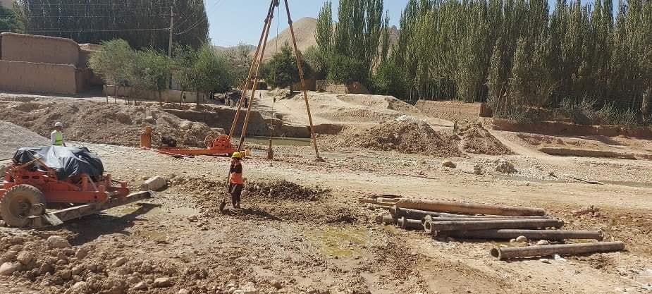 آغاز کار ساخت یک پایه پل ۶۰ متری به ارزش ۲۴.۴ میلیون افغانی در فاریاب