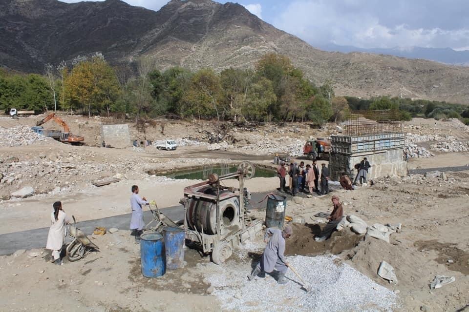 Work progress of one bridge and a connected road costing 45.5 million AFN in Kapisa province 