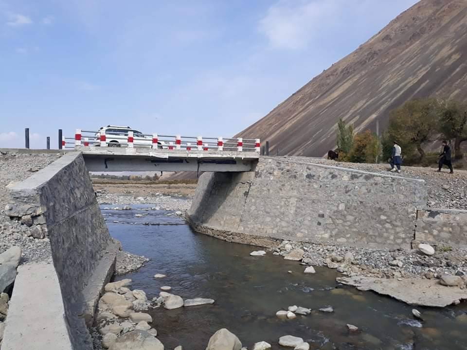 اعمار ۱۷ کیلومتر سرک جغل‌فرش و ۳۱ متر پل به ارزش ۵۸ میلیون افغانی در بغلان 