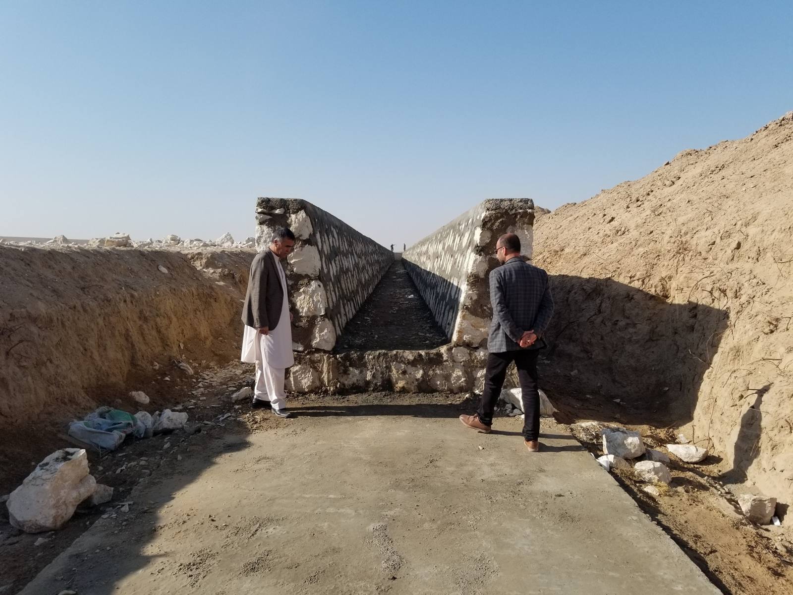 جریان کار ساخت دو کیلومتر کانال آبیاری به ارزش ۴۴ میلیون افغانی در جوزجان