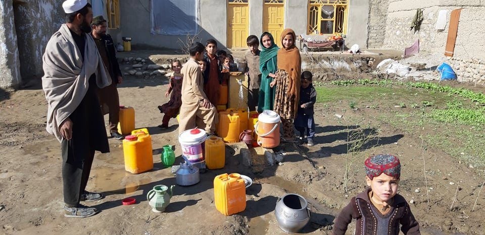 په ننګرهار کې ۲۱۰ کورنیو ته د څښاک پاکې اوبه برابرې شوې 