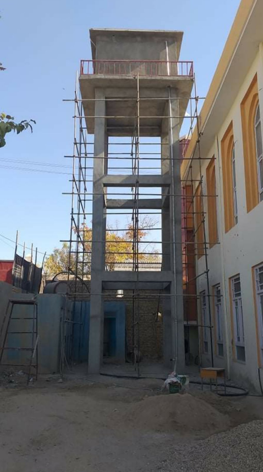 جریان کار ساخت یک شبکه آبرسانی به ارزش ۳.۲ میلیون افغانی در سرپل