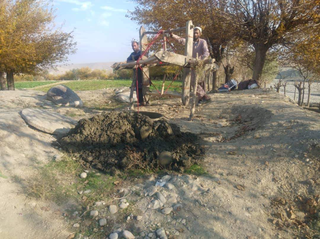 په ننګرهارکې د اوبو لګولو کاریز د رغولو کار روان دی