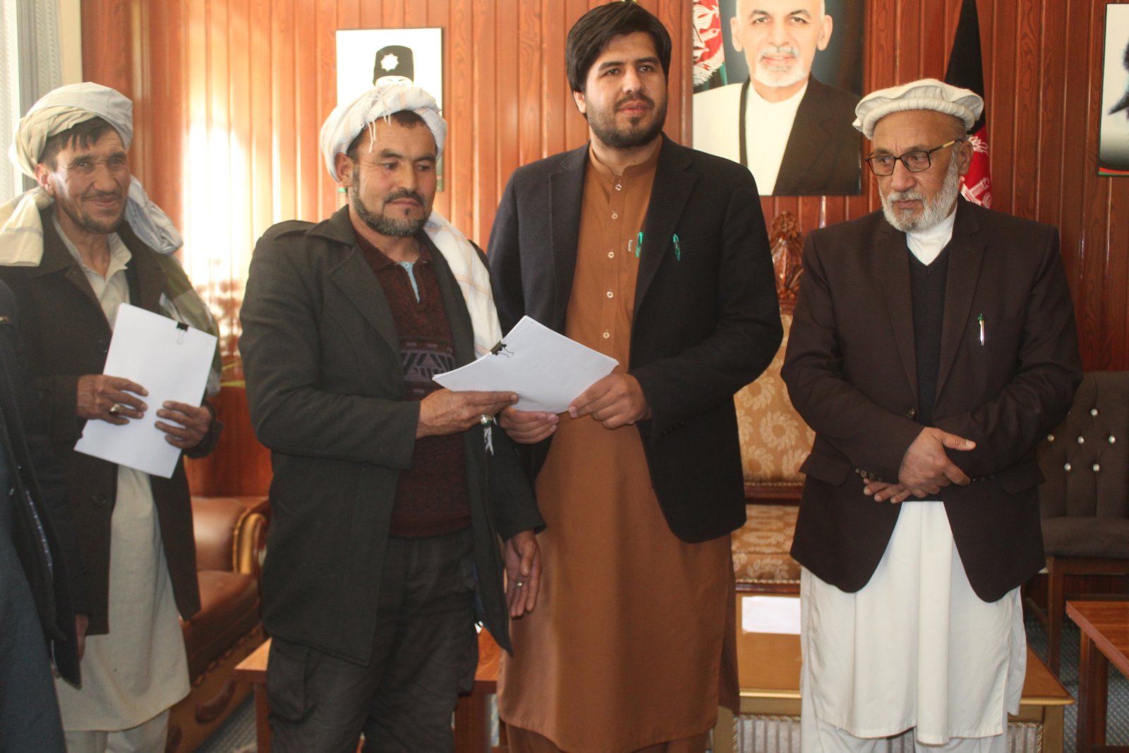 په میدان وردګو کې د ۱۵.۶ میلیونو افغانیو په ارزښت دوې پراختیایي پروژو تړون لاسلیک شو