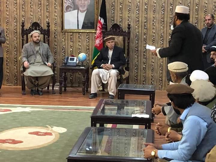 د کلیو بیارغونې او پراختیا وزیر د خوستیو ولسونو ستونزې واوریدې.